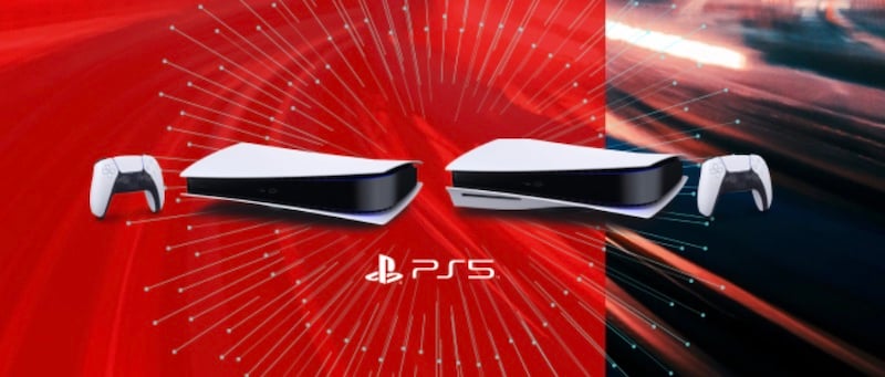 les 2 modèles de Playstation 5 (Digitale et Standard) avec 2 manettes DualSense