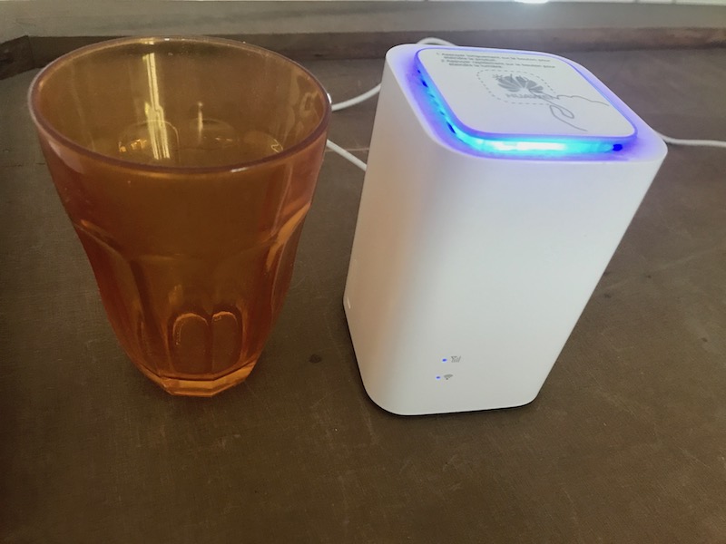 La 4GBox est pas plus grand qu'un verre d'eau