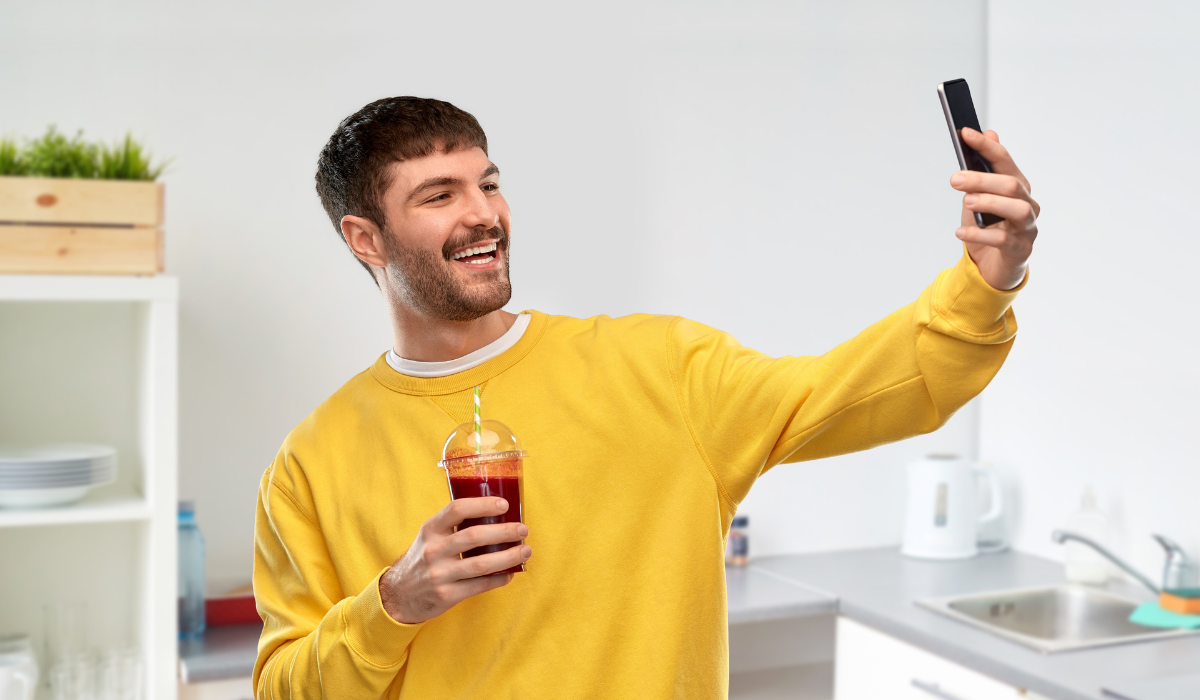 man-happy-smartphone