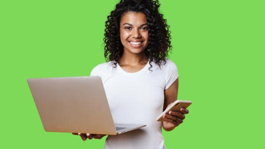 femme-laptop-smartphone