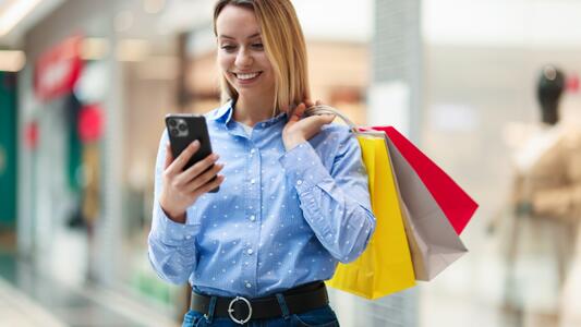 woman-shopping