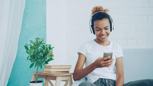 woman-listening-music