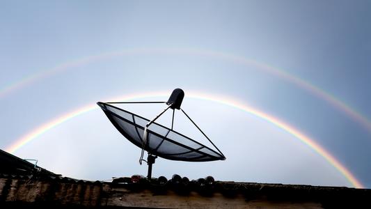 Alerte info: Orange se prépare à déployer son service Internet par satellite en novembre